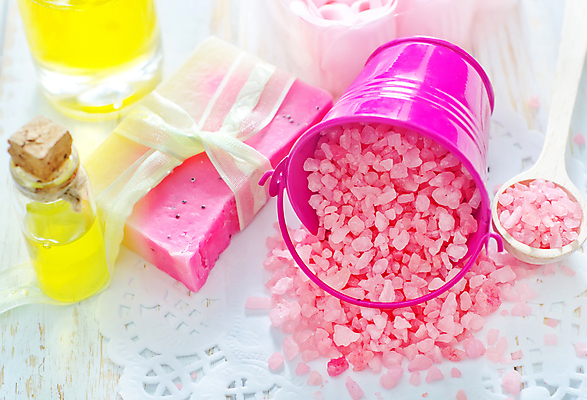 포토 JPG 해외이미지 리본 분홍색 사람없음 숟가락 스파 오일 양동이 스파용품 비누 입욕소금 해외202004 해외포토 음식 컬러 수저 위생용품 화장품 미용용품 오브젝트 소금 파일형식 이미지허브