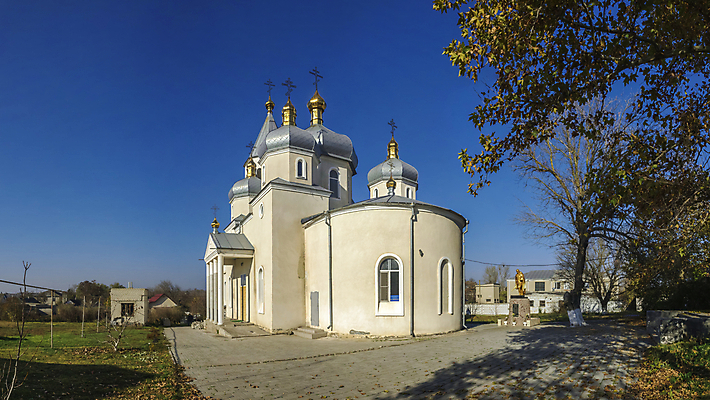 포토 JPG 해외이미지 나무 전통 외관 공원 종교 여행 십자가 건축양식 사람없음 야외 건물 성당 교회 종 성자 아치 정사각형 신성 천연기념물 순례 우크라이나 해외202004 해외포토 도형 식물 건축물 공공시설 건축 유럽 종교건축 파일형식 이미지허브