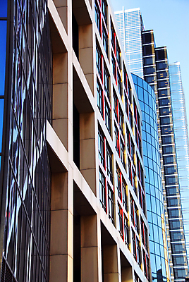 포토 JPG 해외이미지 라이프스타일 벽 비즈니스 건축양식 유리 추상 거리 아파트 주택 사람없음 건물 사무실 유행 고층빌딩 블록 도시 센터 재산 고급 우아함 파편 큼 묘사 콘도 개발 복잡 줄서기 진짜 코스모폴리탄 스타일 해외202004 해외포토 건축물 건축 컨셉 무늬 모션 재질 숙소 빌딩 생활 금융 칵테일 크기 파일형식 이미지허브