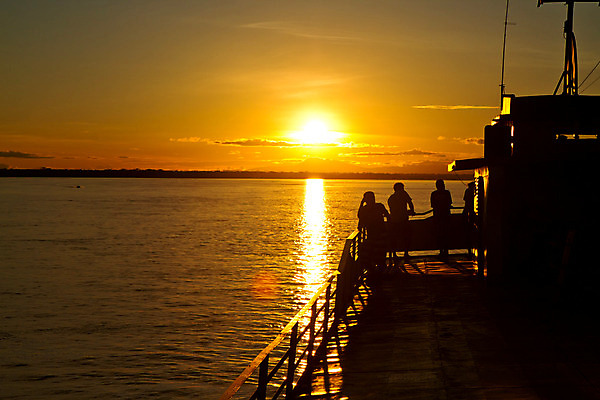 포토 JPG 해외이미지 구름 여행 신체 오렌지 자연 하늘 아침 휴가 사람 사람없음 야외 물 여름 친구 강 컬러풀 태양 반사 일출 일몰 새벽 탐험 화물 보트 남아메리카 숲 열대우림 속도 멀리 아마존 페루 해외202004 해외포토 주간 자연요소 계절 컬러 배_교통 과일 관계 아메리카 노을 운송업 생태계 파일형식 이미지허브