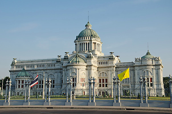 포토 JPG 해외이미지 1 공원 아시아 종교 불교 건축양식 태국 코끼리 사랑 동양인 사람없음 파란색 조각상 평화 믿음 궁전 기도 사찰 역사 황금 작음 명상 싱글 방콕 탱크 에메랄드 신성 동쪽 천연기념물 신앙심 전국 스타일 해외202004 해외포토 공공시설 건축 감정 나라 컬러 컨셉 고건축 포유류 종교건축 인종 조형물 크기 보석 방향 파일형식 이미지허브