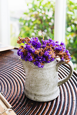 포토 JPG 해외이미지 식물 디자인 꽃 백그라운드 꽃무늬 자연 탁자 사람없음 목재 장식 초록색 여름 파란색 꽃병 보라색 수확 벚꽃 가을 흰색 냄비 복고 내추럴 해외202004 해외포토 나무 계절 컬러 가구 무늬 농업 재료 솥 생태계 파일형식 이미지허브