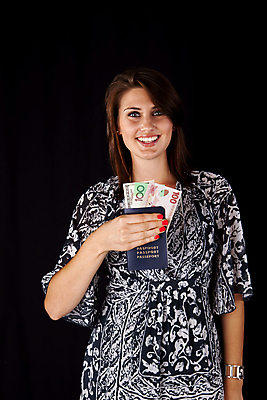 포토 JPG 해외이미지 행복 여행 돈 새로움 항해 한명 미소 여행객 달러 호주 흥분 여권 신분증 해외202004 해외포토 1 감정 컨셉 배_교통 표정 사람 재산 오세아니아 증명서 파일형식 이미지허브