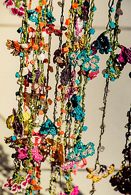 포토 JPG 해외이미지 디자인 꽃 밧줄 백그라운드 꽃무늬 패턴 미술 취미 사람없음 장식 컬러풀 유행 수확 골동품 직물 화려 뜨개질 바느질 오브젝트 질감 복고 자수 칠면조 수공예 핸드메이드 해외202004 튀르키예 해외포토 식물 아시아 줄 컬러 컨셉 무늬 농업 조류 문화예술 공예 파일형식 이미지허브