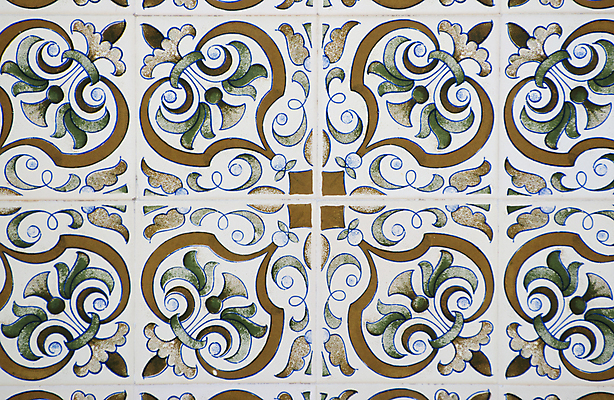 포토 JPG 해외이미지 전통 디자인 백그라운드 패턴 추상 미술 사람없음 장식 빨간색 초록색 파란색 컬러풀 페인트 손상 수확 업무 판넬 도자기 역사 혼합 포르투갈 타일 묘사 질감 복고 정사각형 모자이크 수공예 리스본 섞기 옛날 중고 규칙적 해외202004 해외포토 도형 유럽 컬러 컨셉 무늬 농업 문화예술 작업 공예 파일형식 이미지허브