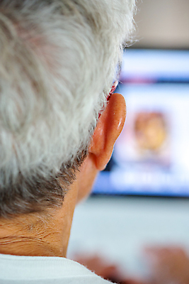 포토 JPG 해외이미지 노년 인터넷 손가락 열쇠 항해 정보기술 사람없음 노트북 스크린 회색 타이핑 키보드 기록 체험 이메일 연결 편지 문서 보안 공학 타입 소프트웨어 옛날 해외202004 해외포토 손 교육 컬러 컨셉 배_교통 기술 안전 성인 전자제품 파일형식 이미지허브