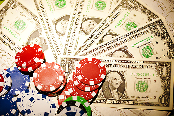 포토 JPG 해외이미지 지폐 실내 사람없음 달러 포커칩 도박 카지노 외화 겜블 해외202004 해외포토 돈 내부 금융 포커 파일형식 이미지허브