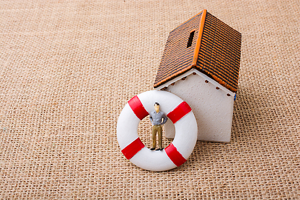 포토 JPG 해외이미지 실내 사람없음 인물미니어처 튜브 집모양 갈색배경 해외202004 해외포토 모양 백그라운드 내부 갈색 미니어처 파일형식 이미지허브