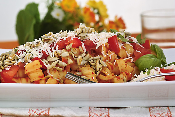 포토 JPG 해외이미지 접시 꽃 음식 건강 사람없음 주방 샐러드 면 지중해 먹기 반죽 바질 전문 해외202004 해외포토 식물 식기 바다 모션 파일형식 이미지허브