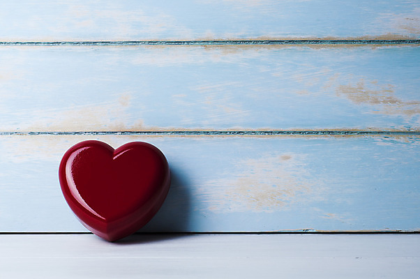 포토 JPG 해외이미지 모양 디자인 벽 백그라운드 컨셉 탁자 추상 발렌타인데이 사랑 미술 사람없음 목재 빨간색 우주 공백 수확 흰색 하트 사인 질감 복고 옛날 해외202004 해외포토 나무 감정 컬러 가구 무늬 농업 재료 데이이벤트 문화예술 파일형식 이미지허브