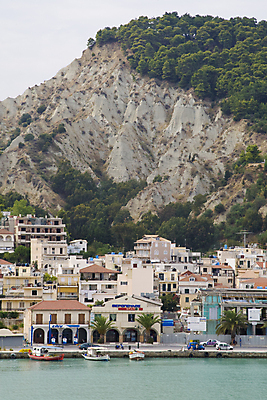 포토 JPG 해외이미지 바다 섬 여행 자연 하늘 휴가 휴식 풍경 사람없음 야외 초록색 물 여름 파란색 관광지 뜨거움 투명 지중해 그리스 암초 이국적 해외202004 해외포토 자연요소 계절 유럽 컬러 컨셉 생태계 파일형식 이미지허브