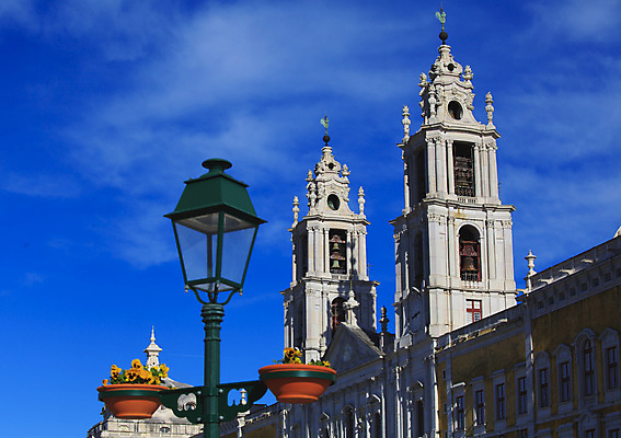 포토 JPG 해외이미지 아이콘 유럽 기독교 종교 여행 건축양식 사람없음 파란색 성당 교회 탑 궁전 천주교 도시 역사 큼 포르투갈 묘사 수도원 바로크 바실리카 수녀원 전국 풍요 해외202004 해외포토 건축물 건축 나라 컬러 컨셉 고건축 종교건축 건물 크기 파일형식 이미지허브