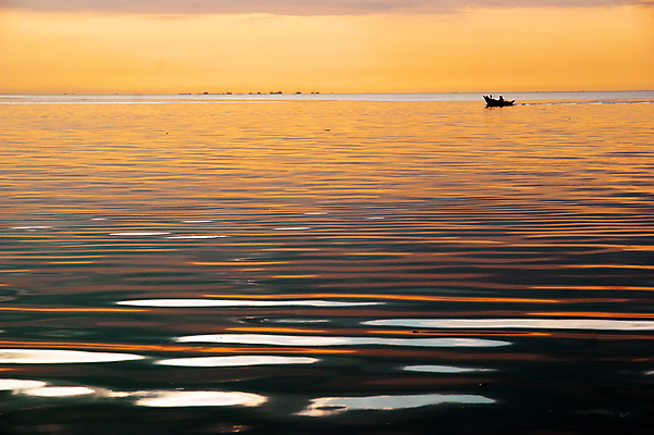 포토 JPG 해외이미지 아시아 여유 파도 바다 섬 여행 백그라운드 자연 하늘 휴가 풍경 사람없음 야외 물 파란색 태양 평화 일출 중국 일몰 뜨거움 잔물결 파라다이스 해외202004 해외포토 자연요소 감정 나라 물결 컬러 컨셉 노을 생태계 파일형식 이미지허브