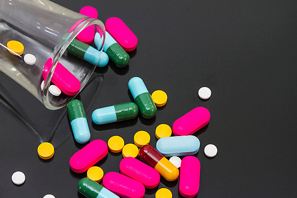 포토 JPG 해외이미지 과학 백그라운드 프레임 건강 사람없음 빨간색 세트 컬러풀 알약 약 건강관리 흰색 도움 컨테이너 약국 수집 허브 오브젝트 싱글 흙더미 조제 고립 돌봄 진통제 헬프 화학물질 항생제 해외202004 해외포토 식물 산업 컬러 컨셉 의학 모션 관리 흙 화학 만들기 파일형식 더미 이미지허브