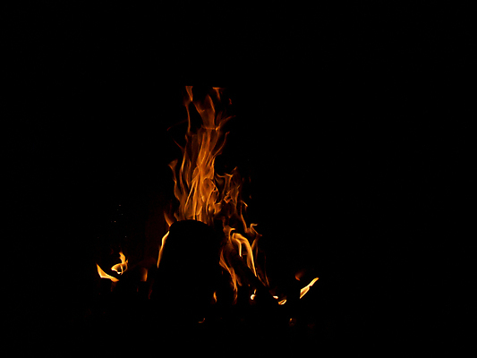 포토 JPG 해외이미지 겨울 오렌지 불 실내 따뜻함 사람없음 내부 목재 빛 어둠 뜨거움 야간 장작 벽난로 통나무 광 화상 해외202004 해외포토 자연요소 나무 계절 과일 재료 상처 파일형식 이미지허브