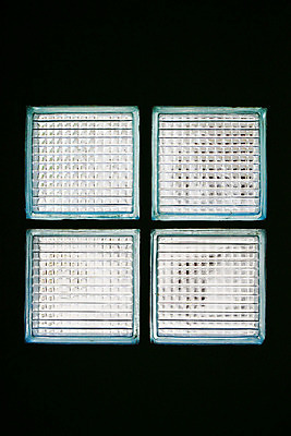 포토 JPG 해외이미지 백그라운드 컨셉 패턴 창문 자연 유리 결혼식 미술 사람없음 내부 파란색 빛 햇빛 반사 평화 어둠 기도 얼룩 심볼 순수 아치 질감 기회 신성 신앙심 특별함 해외202004 해외포토 컬러 결혼 무늬 재질 문화예술 태양 생태계 파일형식 이미지허브