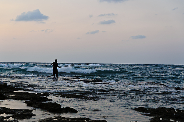 포토 JPG 해외이미지 파도 바다 하늘 사람없음 물 파란색 태양 일몰 지중해 낚시꾼 해외202004 해외포토 자연요소 컬러 노을 파일형식 이미지허브