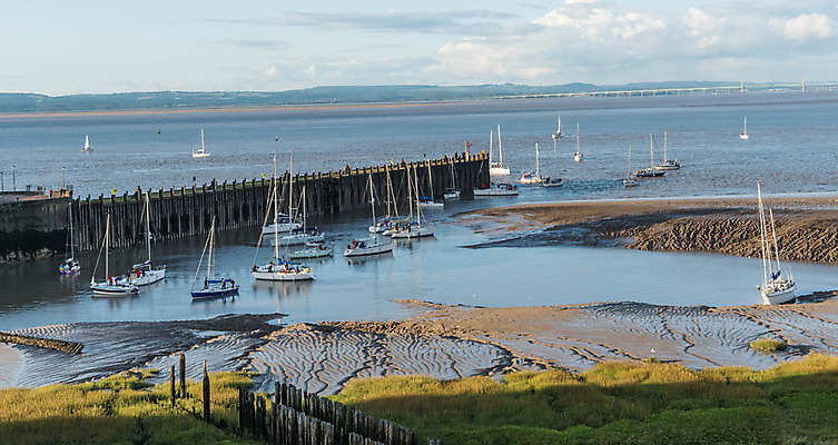 포토 JPG 해외이미지 바다 요트 조류 휴가 항해 사람없음 물 여름 항구 보트 뱃놀이 채널 해외202004 해외포토 자연요소 동물 계절 배_교통 교통시설 전통놀이 파일형식 이미지허브