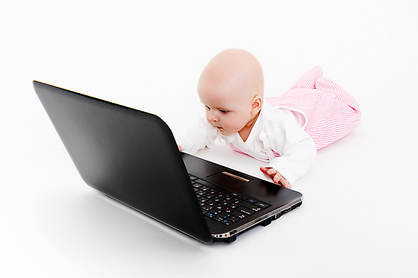 포토 JPG 해외이미지 백인 1 남자 어린이 인터넷 모바일 한명 노트북 컴퓨터 흰색 아기 오픈 닫기 무선전화기 스마트 싱글 기저귀 타입 거짓말 결백 지능 해외202004 해외포토 서양인 컬러 컨셉 모션 사람 전자제품 아기용품 전화기 파일형식 이미지허브