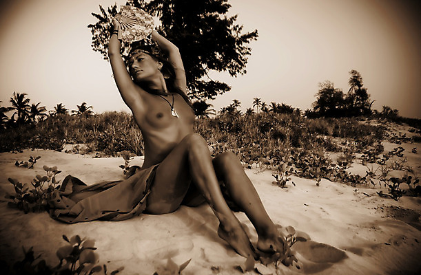 포토 JPG 해외이미지 백인 모델 1 라이프스타일 응시 여자 꽃 행복 문화 얼굴 컨셉 팔찌 자연 휴식 한명 미소 사람 성인 야외 여름 청춘 유행 평화 자유 머리띠 우아함 심볼 사인 복고 집시 환각 회복 히피 스타일 해외202004 해외포토 서양인 식물 시선 계절 감정 장신구 표정 생활 신체부위 생태계 증상 파일형식 이미지허브