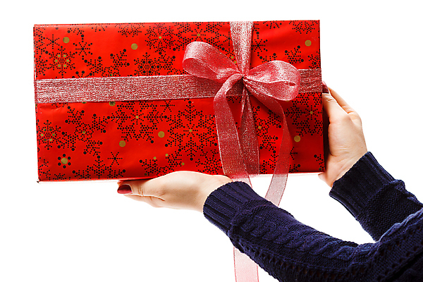 포토 JPG 해외이미지 손 디자인 여자 남자 리본 종이 백그라운드 크리스마스 겨울 포장 휴가 새로움 주택 선물 한명 이벤트 성인 내부 장식 빨간색 선물상자 상자 산타클로스 파티 놀람 방 덮개 흰색 축하 생일 화려 황금 12월 연도 활 기회 패키지 고립 해외202004 해외포토 1 계절 기념일 감정 컬러 컨셉 표정 사람 건물 신체부위 뚜껑 날짜 파일형식 이미지허브