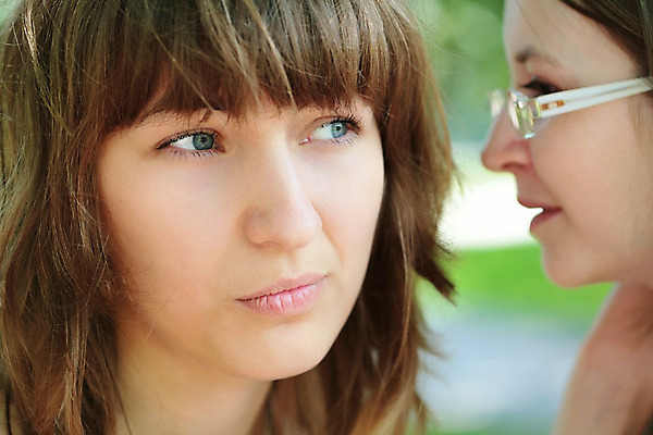 포토 JPG 해외이미지 여자 안경 얼굴 2 사람 여러명 두명 초록색 갈색 머리카락 머리 입술 코 자매 사춘기 섬광 해외202004 해외포토 잡화 컬러 다수 가족 신체부위 파일형식 이미지허브