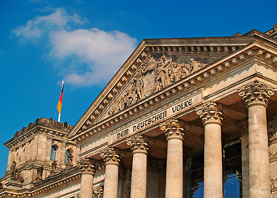 포토 JPG 해외이미지 외관 유럽 여행 건축양식 독일 사람없음 건물 깃발 도시 베를린 국회 전국 정부 정치 해외202004 해외포토 건축물 건축 나라 파일형식 이미지허브