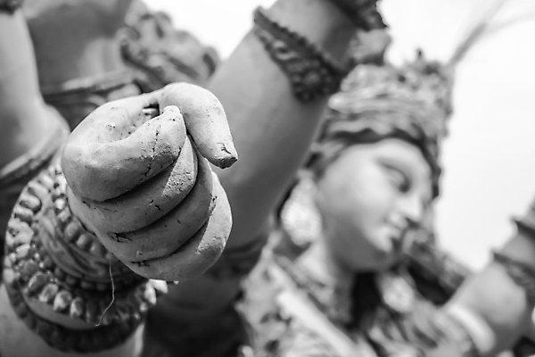 포토 JPG 해외이미지 전통 손 아시아 종교 문화 조각 동양인 인종 이벤트 사람없음 가로 조각상 축제 힘 주먹 기도 축하 영혼 예배 점토 숭배 여신 힌두교 해외202004 해외포토 나라 컨셉 모션 사람 신체부위 조형물 파일형식 이미지허브