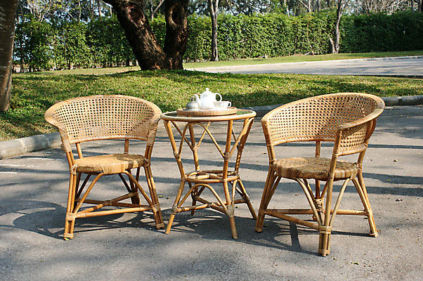 포토 JPG 해외이미지 외관 꽃 의자 휴식 주택 앉기 잔디 사람없음 야외 목재 책 여름 태양 평화 계단 정원 맑음 봄 바위 차 잡지 냄비 갑판 원예 조경 주말 점토 단계 내추럴 삼나무 해외202004 해외포토 자연요소 나무 식물 계절 음료 가구 컨셉 배_교통 재료 모션 날씨 취미 건물 간행물 돌_바위 솥 파일형식 이미지허브