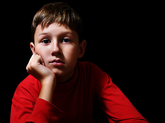 포토 JPG 해외이미지 1 행복 얼굴 어린이 학교 청소년 한명 사람 소년 검은색 희망 기쁨 꿈 표현 해외202004 해외포토 교육 남자 감정 컬러 신체부위 파일형식 이미지허브