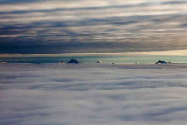포토 JPG 해외이미지 구름 지구 여행 캐나다 겨울 자연 하늘 영국 산 거리 안테나 파노라마 풍경 사람없음 야외 파란색 빛 햇빛 태양 어둠 회색 흰색 황무지 콜롬비아 큼 고도 흐림 내추럴 무한 절정 해외202004 해외포토 자연요소 계절 유럽 컬러 북아메리카 통신 날씨 촬영기법 남아메리카 크기 생태계 파일형식 이미지허브