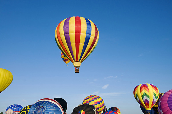 포토 JPG 해외이미지 주간 하늘 풍경 사람없음 야외 열기구 비행 해외202004 해외포토 자연요소 항공교통 파일형식 이미지허브