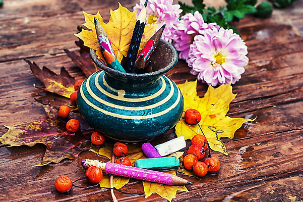 포토 JPG 해외이미지 계절 백그라운드 잎 건조 사람없음 목재 컬러풀 연필 페인트 가을 시원함 11월 심플 예술가 해외202004 해외포토 나무 식물 컬러 재료 학용품 필기구 날짜 파일형식 이미지허브