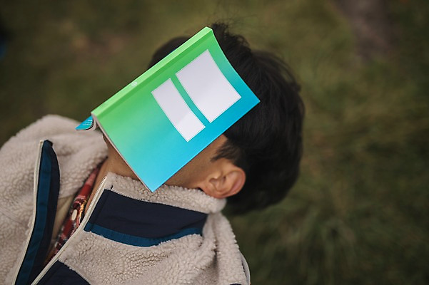 포토 JPG 주간 남자 맨라이프 여행 한명 상반신 20대 성인 야외 앞모습 책 제주도 캠핑 한국인 잠 덮기 성인남자한명만 오토캠핑 욜로라이프 국내포토 자연요소 1 라이프스타일 뷰포인트 모션 레저 한국 사람 동양인 청년 남자한명만 성인남자만 파일형식