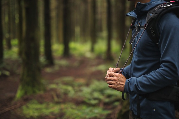 포토 JPG 주간 남자 맨라이프 여행 한명 서기 상반신 20대 성인 야외 옆모습 아웃포커스 제주도 캠핑 한국인 숲속 성인남자한명만 욜로라이프 국내포토 자연요소 1 라이프스타일 뷰포인트 모션 레저 한국 촬영기법 사람 동양인 청년 숲 남자한명만 성인남자만 파일형식