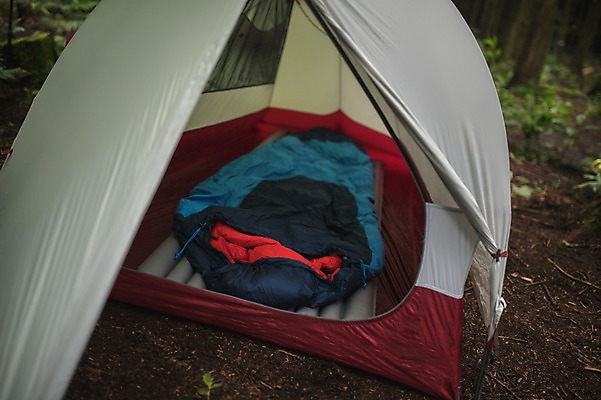 포토 JPG 주간 나무 여행 텐트 캠핑도구 사람없음 야외 제주도 캠핑 숲속 침낭 욜로라이프 국내포토 자연요소 식물 라이프스타일 레저 한국 도구 숲 파일형식