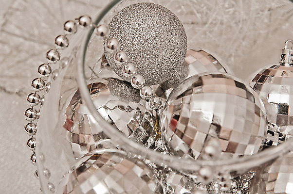 포토 JPG 해외이미지 전통 디자인 계절 백그라운드 크리스마스 겨울 패턴 공 유리 추상 휴가 새로움 기념 매달리기 선물 사람없음 장식 빛 컬러풀 장난감 축제 기쁨 추위 흰색 축하 소나무 원형 신용카드 그룹 닫기 은색 연도 구슬 공상 블러 여의주 해외202004 해외포토 도형 나무 기념일 감정 컬러 컨셉 무늬 모션 재질 금융 파일형식 이미지허브