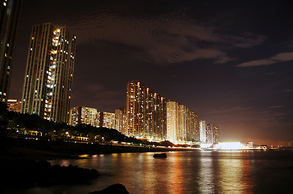 포토 JPG 해외이미지 야경 아파트 사람없음 야외 건물 도시풍경 고층빌딩 도시 도심 저녁 홍콩 해외202004 해외포토 건축물 주택 풍경 빌딩 중국 야간 파일형식 풍경_경치 이미지허브