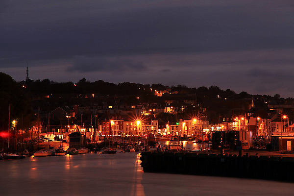 포토 JPG 해외이미지 구름 유럽 바다 여행 자연 하늘 잉글랜드 풍경 사람없음 야외 물 파란색 태양 반사 일출 탑 항구 침묵 황혼 일몰 새벽 야간 저녁 방파제 타운 터미널 해외202004 해외포토 자연요소 건축물 공공시설 나라 컬러 교통시설 영국 노을 소리 도시 생태계 파일형식 이미지허브