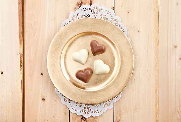 포토 JPG 해외이미지 접시 음식 백그라운드 크리스마스 디저트 발렌타인데이 사탕 사랑 사람없음 목재 장식 반짝임 과자 초콜릿 수확 하트 시골 생일 황금 달콤 바닐라 카피스페이스 해외202004 해외포토 모양 나무 식기 기념일 감정 농업 재료 모션 데이이벤트 공백 맛 파일형식 이미지허브