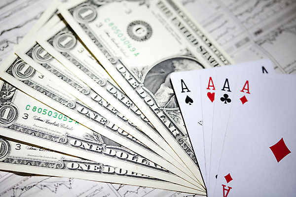 포토 JPG 해외이미지 지폐 실내 사람없음 달러 트럼프 도박 카지노 외화 겜블 해외202004 해외포토 돈 내부 금융 놀이용품 파일형식 이미지허브