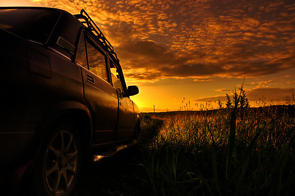 포토 JPG 해외이미지 구름 여행 오렌지 자동차 하늘 풍경 사람없음 노란색 일출 일몰 복고 서리 러시아 스카이라인 러시아인 소비에트 옛날 자동 해외202004 해외포토 자연요소 서양인 유럽 육상교통 컬러 과일 노을 파일형식 이미지허브