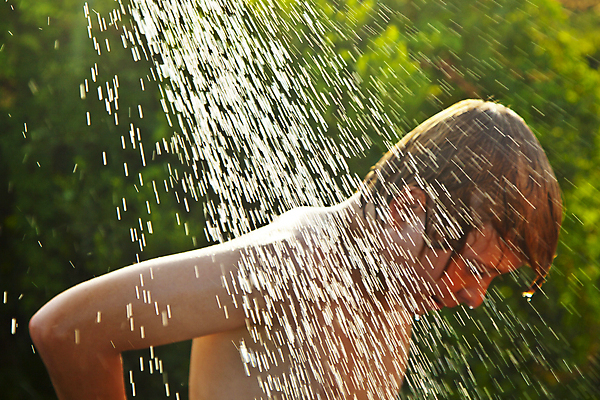 포토 JPG 해외이미지 백인 행복 얼굴 어린이 모래 포즈 신체 청소년 휴가 따뜻함 한명 미소 소년 10대 물 파란색 청춘 모래사장 햇빛 태양 점프 수영 기쁨 표현 신선 자신감 떨어짐 청소 피부 대서양 궤 샤워실 셀프 소금물 옛날 해외202004 해외포토 자연요소 서양인 1 남자 감정 바다 컬러 컨셉 모션 표정 사람 신체부위 수상스포츠 샤워시설 파일형식 이미지허브