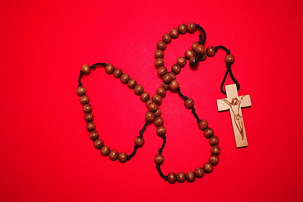 포토 JPG 해외이미지 기독교 종교 십자가 부활절 사람없음 빨간색 교회 믿음 천주교 기도 예수 영혼 심볼 오브젝트 신성 묵주 숭배 신앙심 해외202004 해외포토 기념일 감정 컬러 종교용품 종교건축 건물 신_종교 파일형식 이미지허브