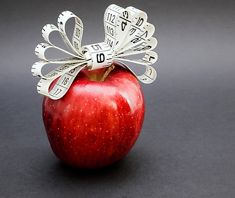 포토 JPG 해외이미지 음식 다이어트 과일 건강 사람없음 빨간색 숫자 검은색 아침식사 사과 몸무게 하락 먹기 측정 활 유기농 테이프 내추럴 점심식사 고립 적자 줄이기 해외202004 해외포토 문자 웰빙 컬러 컨셉 모션 문구용품 식사 파일형식 이미지허브