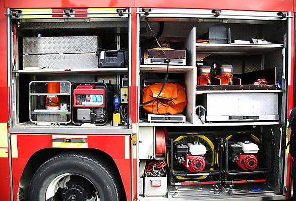 포토 JPG 해외이미지 산업 포장 교통시설 자동차 불 실내 안전 사람없음 내부 빨간색 물 기계 장비 기구 긴급 조직 구출 보호 위험 사건 묘사 서비스 수도꼭지 보안 공포 호스 짐차 엔진 영웅 공학 소화전 펌프 사이렌 압력 재앙 제어 줄서기 헬프 해외202004 해외포토 자연요소 교육 육상교통 컬러 교통 컨셉 모션 도움 안전장비 시설 파일형식 이미지허브