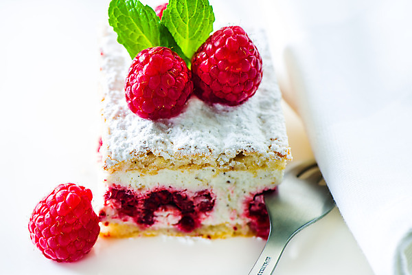 포토 JPG 해외이미지 접시 열매 음식 분홍색 조각 백그라운드 잎 과일 부분 디저트 치즈 요리 사람없음 장식 초록색 컬러풀 갈색 파티 쿠키 케이크 식당 식사 저녁식사 흰색 대접 신선 생일 달콤 자르기 민트 크림 산딸기 레시피 점심식사 고립 페스츄리 핸드메이드 해외202004 해외포토 식물 식기 기념일 빵 컬러 모션 유제품 이벤트 상점 맛 허브 파일형식 이미지허브