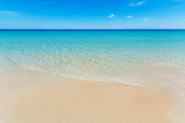 포토 JPG 해외이미지 구름 아시아 모래 파도 바다 섬 백그라운드 자연 하늘 휴가 풍경 사람없음 가로 물 여름 파란색 관광지 햇빛 흰색 멀리 열대기후 터키석 해외202004 해외포토 자연요소 계절 나라 컬러 여행 태양 보석 생태계 파일형식 이미지허브