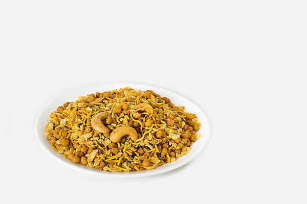 포토 JPG 해외이미지 음식 요리 동양인 사람없음 견과류 튀김 뜨거움 사발 혼합 인도인 흰배경 매움 섞기 짠맛 채식주의자 캐슈넛 해외202004 해외포토 외국인 백그라운드 인종 흰색 사기그릇 맛 채식 파일형식 이미지허브