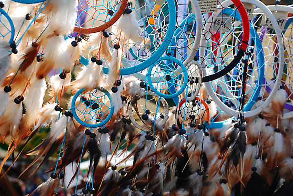 포토 JPG 해외이미지 종교 목걸이 사람없음 믿음 웹 잠 인디언 인도인 깃털 매듭 미신 신앙심 악몽 해외202004 해외포토 외국인 감정 인터넷 장신구 아메리카 동양인 파일형식 이미지허브